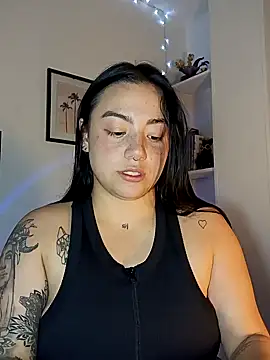 Snapshot of helena_smith chatting on 02.12.25 helena smith online show from 02.12.25