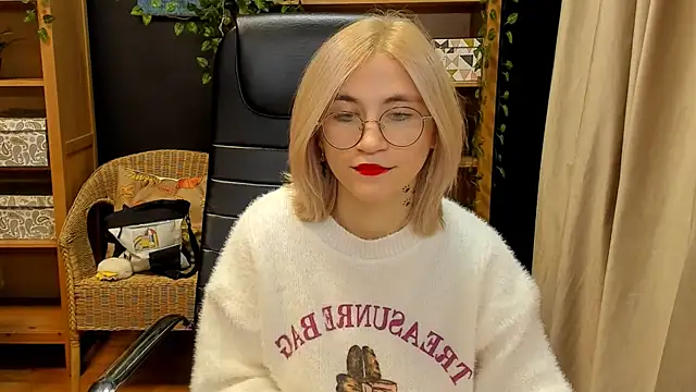 Moon13152 online show from 12.05.24