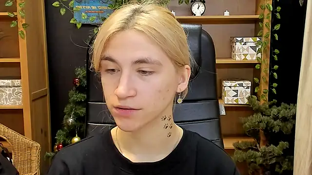 Moon13152 online show from 12.23.24