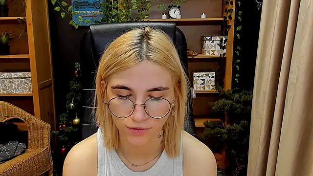 Moon13152 online show from 01.02.25