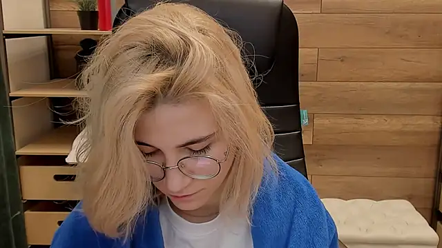 Moon13152 online show from 01.02.25