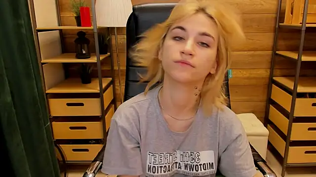 Moon13152 online show from 01.05.25