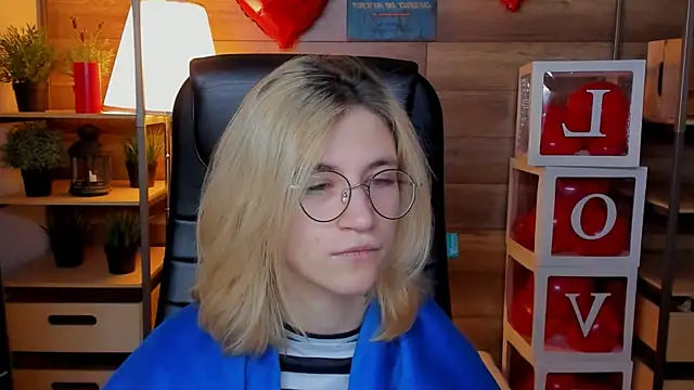 Moon13152 online show from 03.02.25