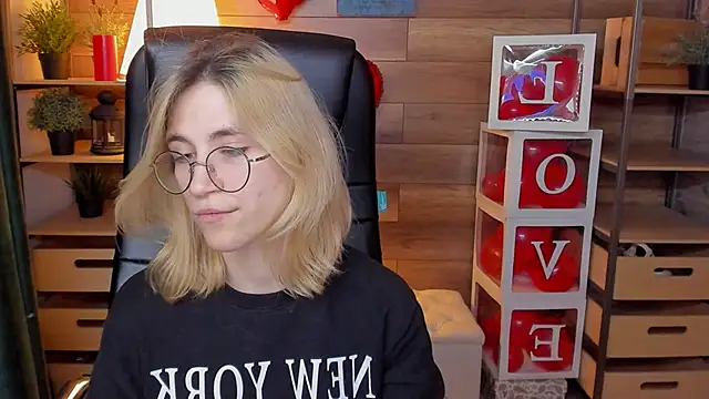 Moon13152 online show from 03.07.25