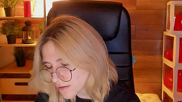 Moon13152 online show from 03.07.25