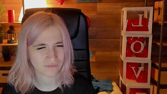 Moon13152 online show from 03.19.25