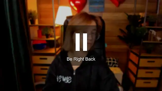 Moon13152 online show from 10.23.25