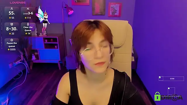 Moon13152 online show from 11.18.25