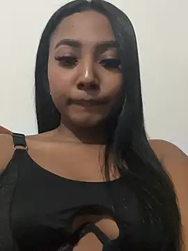 Snapshot of GabrielaLugo chatting on 01.12.25 GabrielaLugo online show from 01.12.25