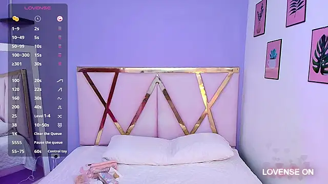 Beautifulskinny18 online show from 12.15.24