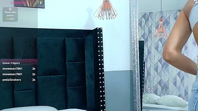 Beautifulskinny18 online show from 04.18.26