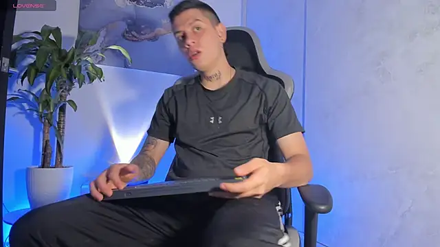 Yeiko Romero  online show from 12.22.25