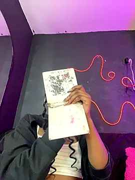 TIFFANYYSTAR online show from 12.18.25