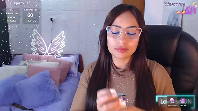 Snapshot of Paulina_627 chatting on 06.05.26 Paulina 627 online show from 06.05.26