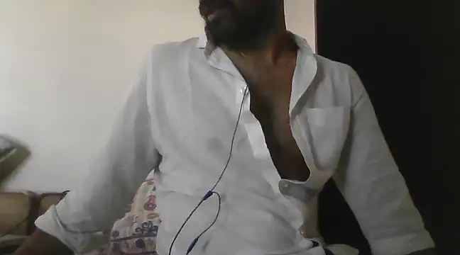 Snapshot of pushparajmodda chatting on 03.06.25 pushparajmodda online show from 03.06.25