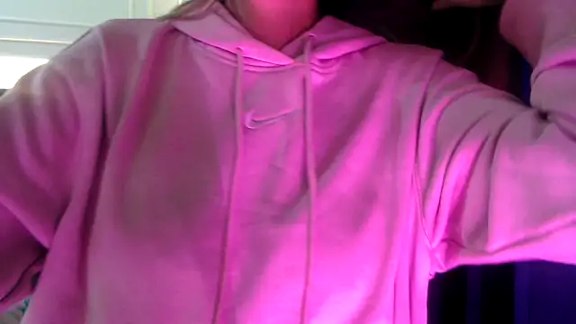 Snapshot of chhui_mui chatting on 11.09.25 chhui mui online show from 11.09.25