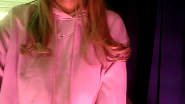 Snapshot of chhui_mui chatting on 11.10.25 chhui mui online show from 11.10.25