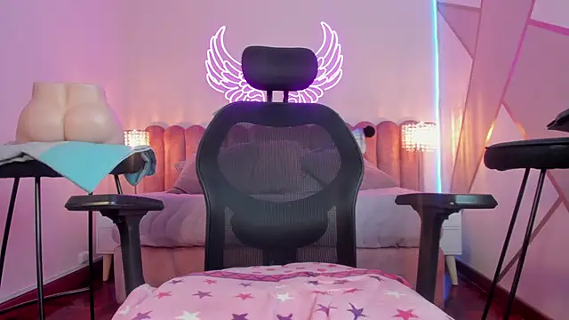  scarletmoore online show from 02.21.25