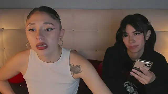 Zowi Hottiee online show from 03.20.25