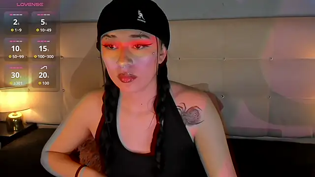 Zowi Hottiee online show from 09.16.25