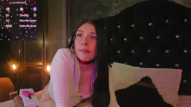 Zowi Hottiee online show from 09.30.25