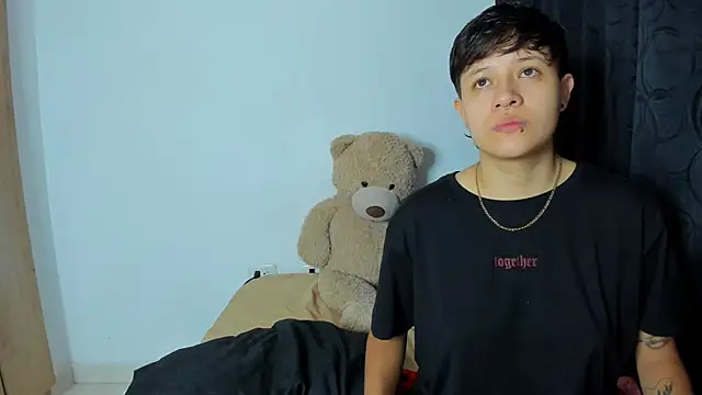 violet casper  online show from 01.06.25