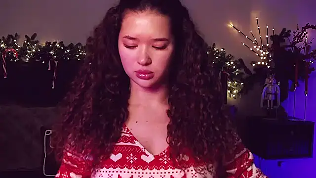 Snapshot of Denise_Garciia chatting on 12.22.24 Denise Garciia online show from 12.22.24