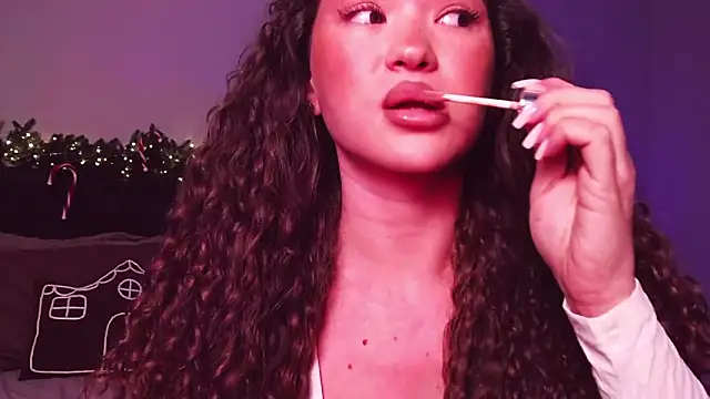 Snapshot of Denise_Garciia chatting on 02.05.25 Denise Garciia online show from 02.05.25