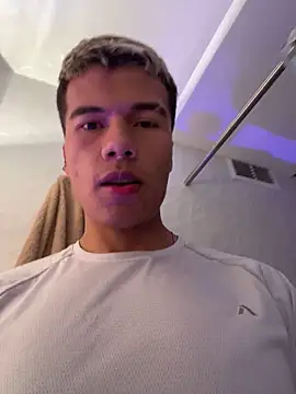 Logan smith1 online show from 02.16.25