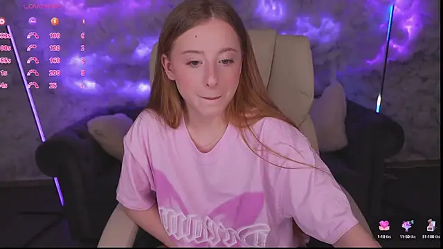 Snapshot of SilverrMoon chatting on 03.11.25 SilverrMoon online show from 03.11.25