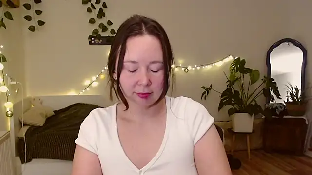 nextdoorbabygirl online show from 10.12.25