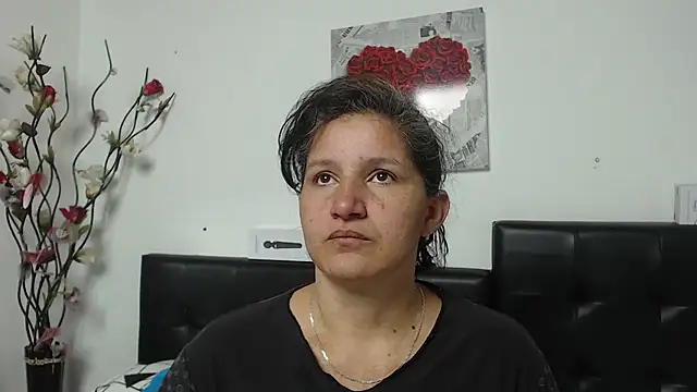Angelinna Milf online show from 02.18.25