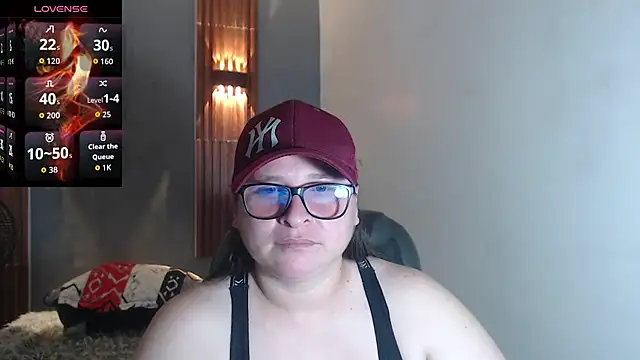 Snapshot of katty_femdom chatting on 10.02.25 katty femdom online show from 10.02.25