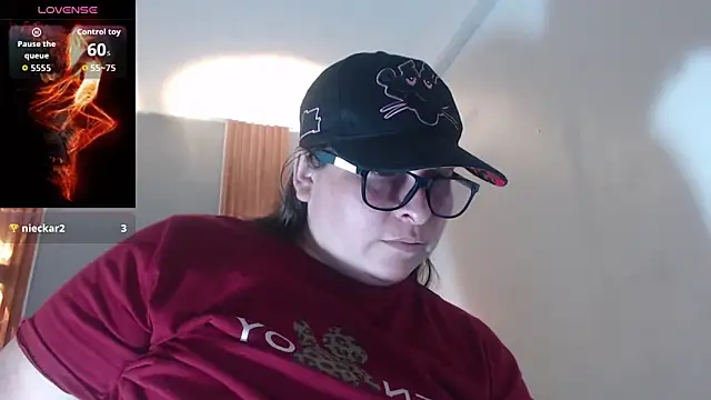 Snapshot of katty_femdom chatting on 10.17.25 katty femdom online show from 10.17.25