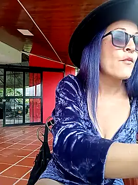 sophie banger online show from 12.20.24