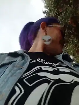 sophie banger online show from 10.18.25