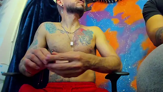 Snapshot of leondevereda chatting on 10.24.25 leondevereda online show from 10.24.25