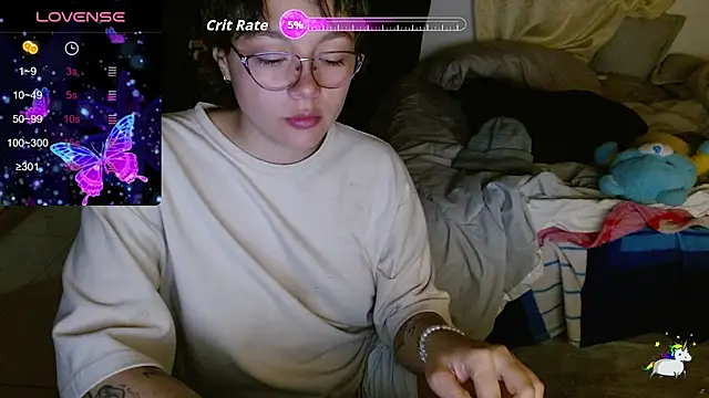 TRIXIE TANG28 online show from 12.20.25