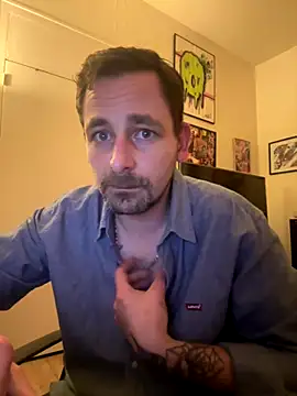 Snapshot of defbond420 chatting on 10.25.25 defbond420 online show from 10.25.25