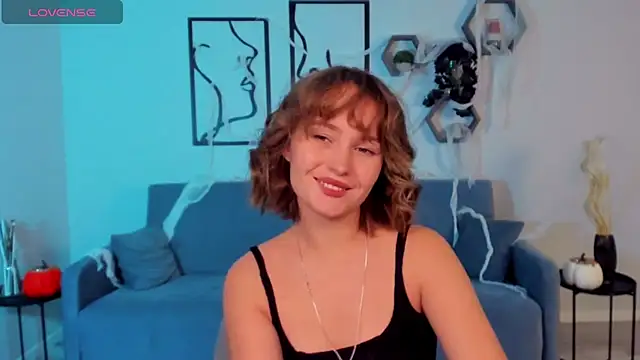 Snapshot of BritnieCute chatting on 11.03.25 BritnieCute online show from 11.03.25