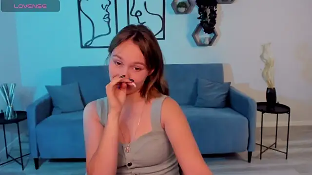 Snapshot of BritnieCute chatting on 11.06.25 BritnieCute online show from 11.06.25