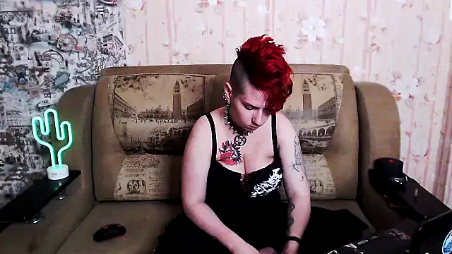 Snapshot of Miya_Wey_ chatting on 10.11.25 Miya Wey online show from 10.11.25