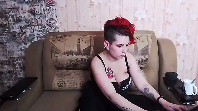 Snapshot of Miya_Wey_ chatting on 10.20.25 Miya Wey online show from 10.20.25