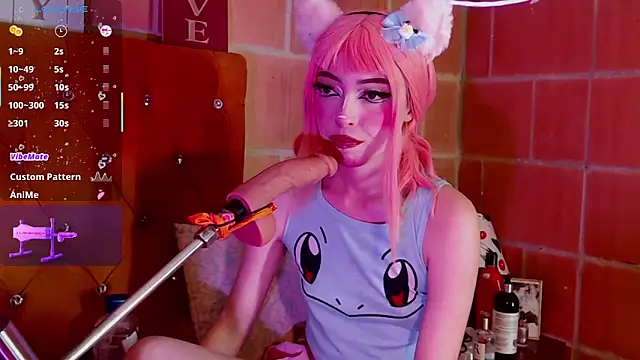 Snapshot of Yennastone chatting on 10.03.25 Yennastone online show from 10.03.25