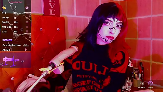 Snapshot of Yennastone chatting on 10.07.25 Yennastone online show from 10.07.25