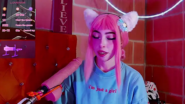 Snapshot of Yennastone chatting on 10.22.25 Yennastone online show from 10.22.25