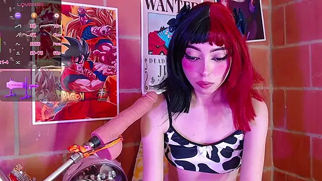 Snapshot of Yennastone chatting on 11.08.25 Yennastone online show from 11.08.25