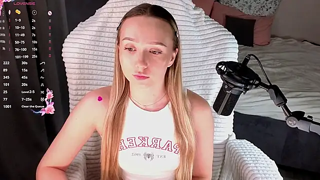 HollisBeckett online show from 02.27.26