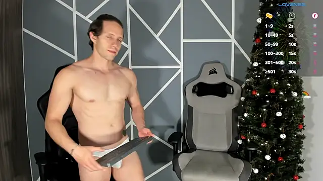 Snapshot of ianandjosephx chatting on 12.13.24 ianandjosephx online show from 12.13.24