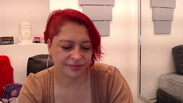 Snapshot of eva_twiss chatting on 06.24.26 eva twiss online show from 06.24.26